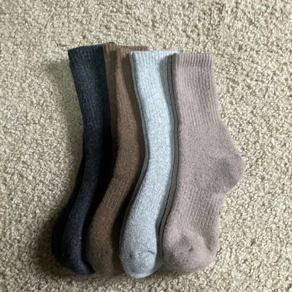 Men's Assorted Wool Socks Set of 4 Size 7 1/2 to 9 1/2